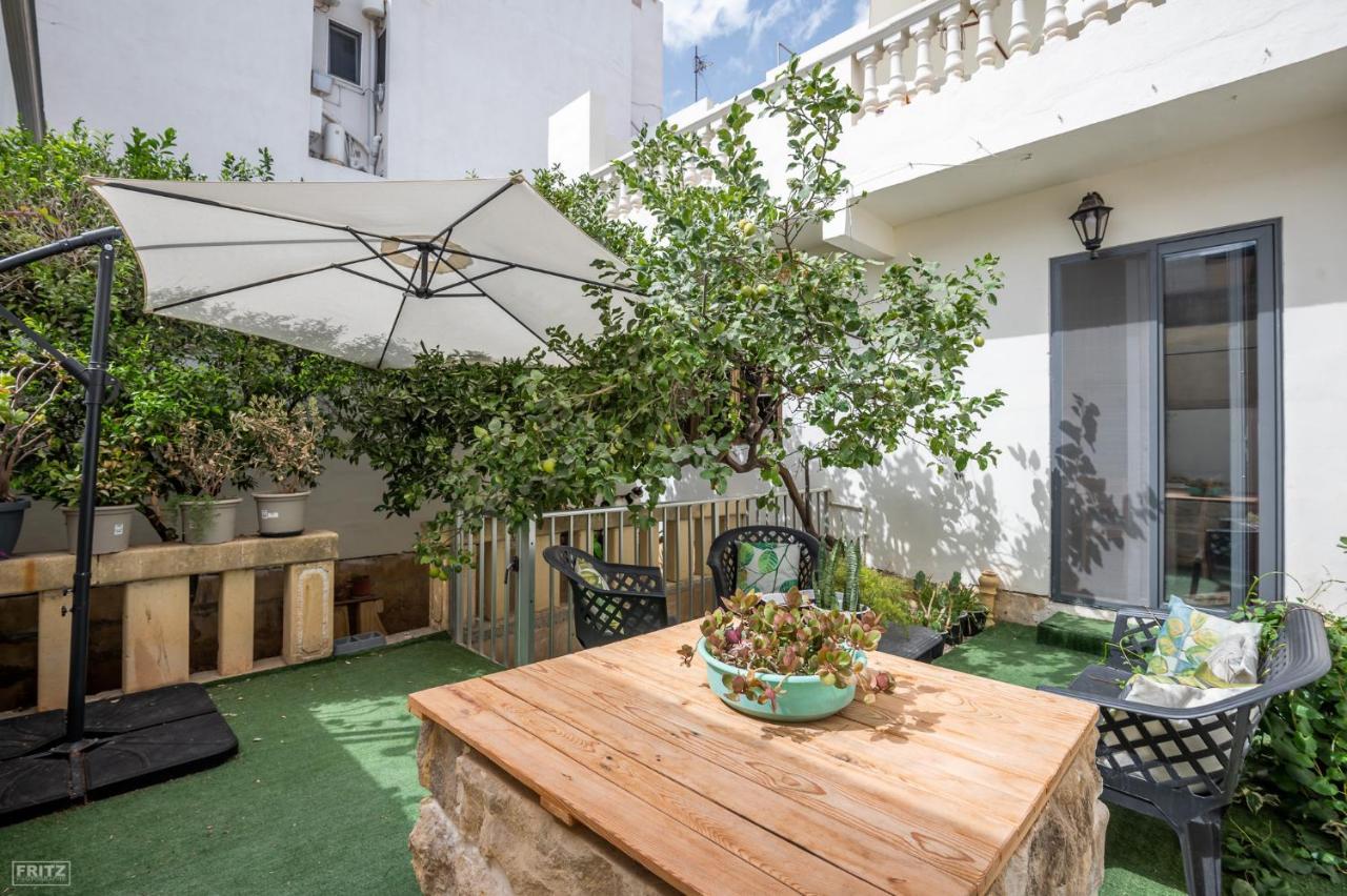 Close To Airport, Double Bedroom, Sofa-Bed, Private Bathroom For Adults And Children Aged 10 And Over Only Gudja Buitenkant foto